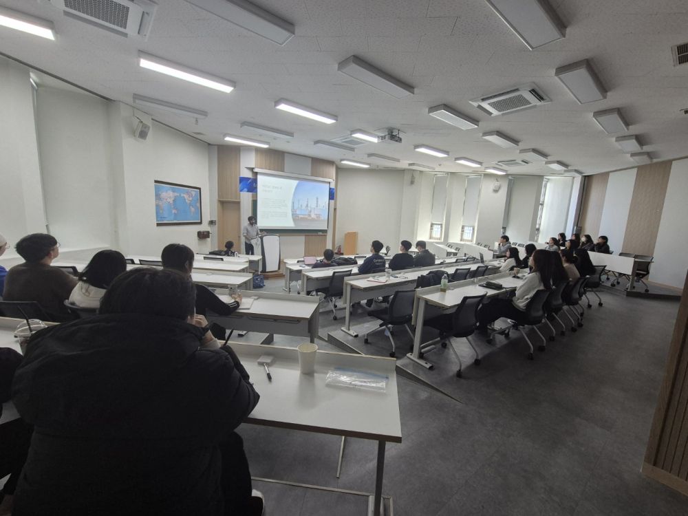 그림입니다.  원본 그림의 이름: KakaoTalk_20250225_110615225_03.jpg  원본 그림의 크기: 가로 1400pixel, 세로 1050pixel