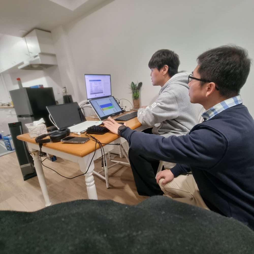 그림입니다.  원본 그림의 이름: KakaoTalk_20250121_161318464_04.jpg  원본 그림의 크기: 가로 1512pixel, 세로 1512pixel