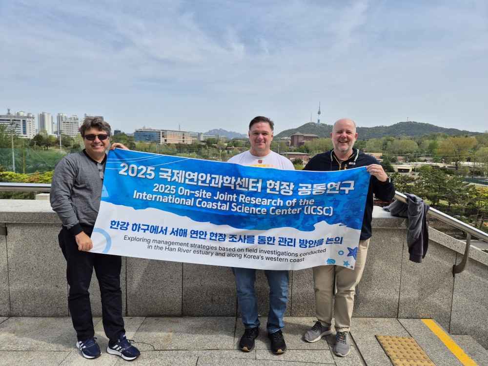 그림입니다. 원본 그림의 이름: KakaoTalk_20250507_113524895_05.jpg 원본 그림의 크기: 가로 1000pixel, 세로 750pixel