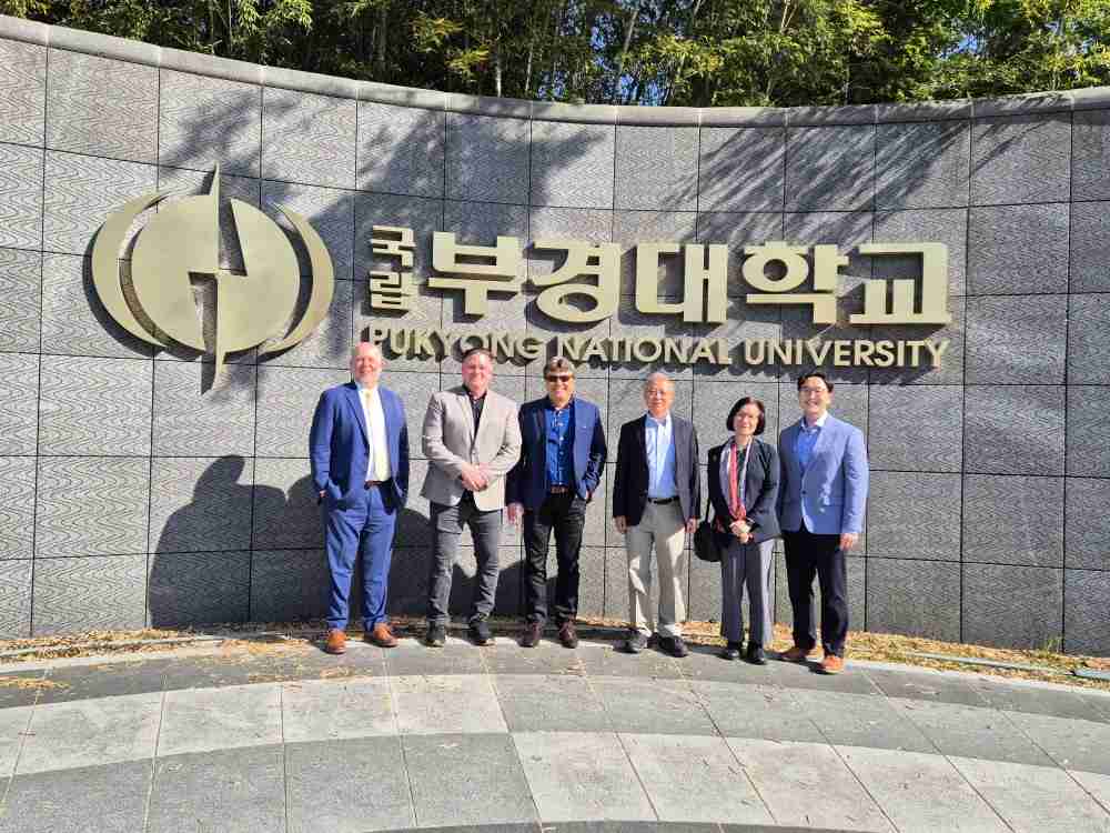 그림입니다. 원본 그림의 이름: KakaoTalk_20250507_113521925_06.jpg 원본 그림의 크기: 가로 1000pixel, 세로 750pixel
