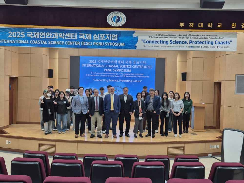 그림입니다. 원본 그림의 이름: KakaoTalk_20250507_113521925_12.jpg 원본 그림의 크기: 가로 1000pixel, 세로 750pixel