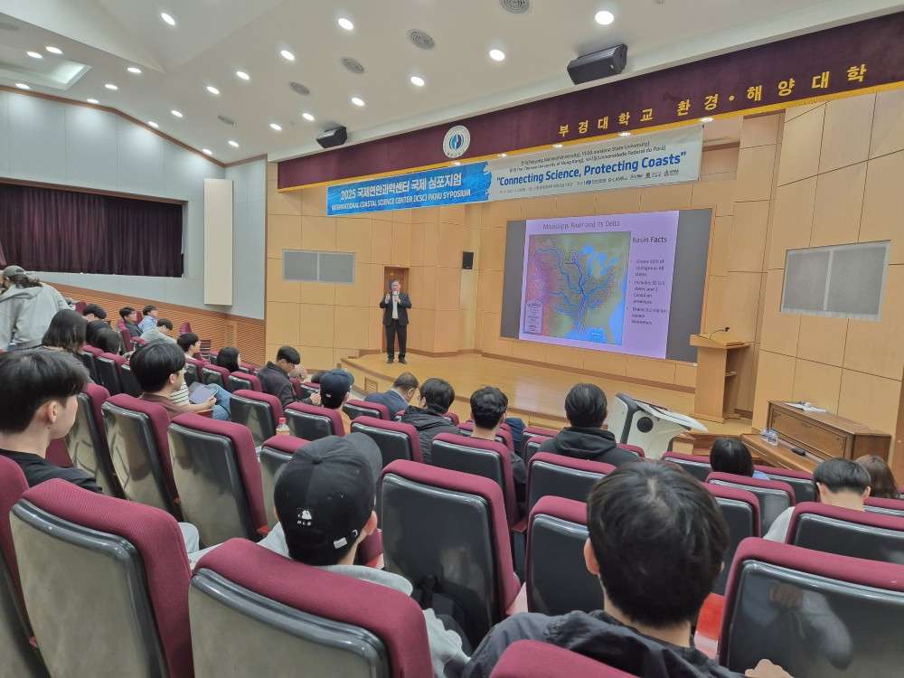 그림입니다. 원본 그림의 이름: KakaoTalk_20250507_113521925_20.jpg 원본 그림의 크기: 가로 1000pixel, 세로 750pixel
