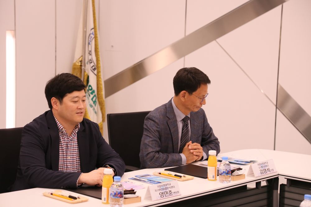 그림입니다.  원본 그림의 이름: KakaoTalk_20250401_155104971_06.jpg  원본 그림의 크기: 가로 5472pixel, 세로 3648pixel  사진 찍은 날짜: 2025년 03월 27일 오후 5:42  카메라 제조 업체 : Canon  카메라 모델 : Canon EOS 6D  F-스톱 : 5.0  노출 시간 : 1/125초  ISO 감도 : 2000  색 대표 : sRGB  노출 모드 : 자동  화이트 밸런스 : 자동  프로그램 노출