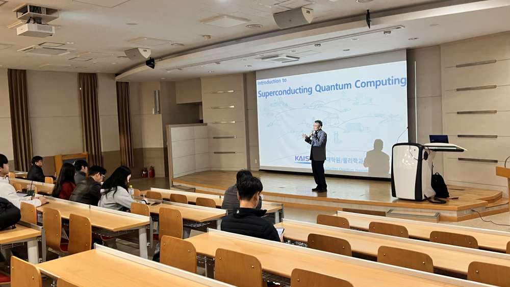 그림입니다.  원본 그림의 이름: KakaoTalk_20250404_132129205_02.jpg  원본 그림의 크기: 가로 4032pixel, 세로 2268pixel  사진 찍은 날짜: 2025년 04월 03일 오후 5:02  카메라 제조 업체 : Apple  카메라 모델 : iPhone 13 Pro Max  프로그램 이름 : 18.4  F-스톱 : 1.5  노출 시간 : 1/60초  ISO 감도 : 125  노출 모드 : 자동  35mm 초점 거리 : 29