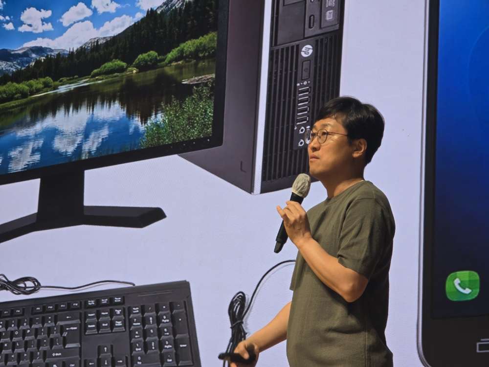 그림입니다.  원본 그림의 이름: KakaoTalk_20250604_094138824_12.jpg  원본 그림의 크기: 가로 1400pixel, 세로 1050pixel