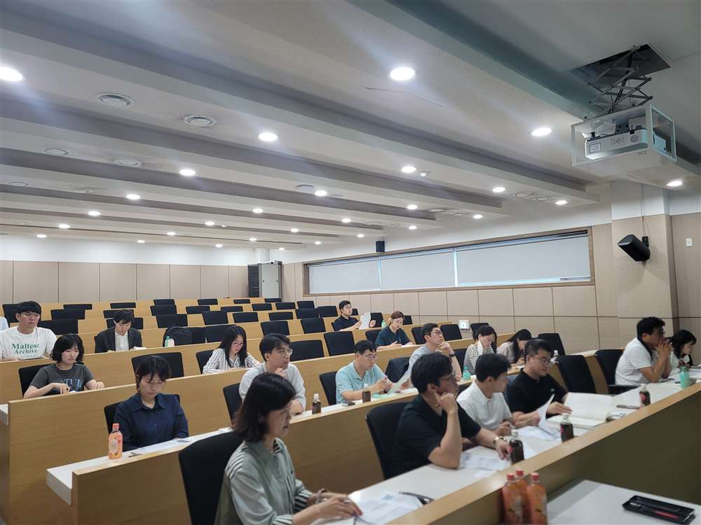 그림입니다.  원본 그림의 이름: KakaoTalk_20240716_174056747.jpg  원본 그림의 크기: 가로 4000pixel, 세로 3000pixel  사진 찍은 날짜: 2024년 07월 16일 오후 10:40  카메라 제조 업체 : samsung  카메라 모델 : SM-N986N  프로그램 이름 : N986NKSS3HXF1  F-스톱 : 1.8  노출 시간 : 1/60초  ISO 감도 : 160  색 대표 : sRGB  노출 모드 : 자동  35