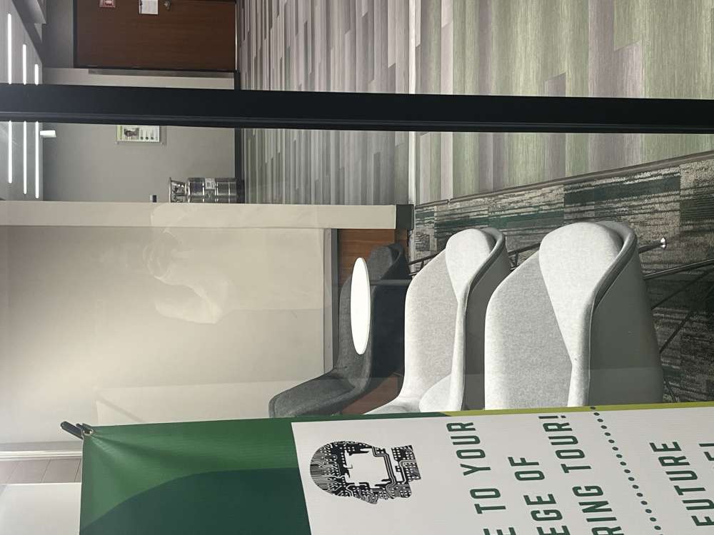 그림입니다.  원본 그림의 이름: KakaoTalk_20250916_170534416_02.jpg  원본 그림의 크기: 가로 4032pixel, 세로 3024pixel  사진 찍은 날짜: 2025년 08월 14일 오후 11:06  카메라 제조 업체 : Apple  카메라 모델 : iPhone 13  프로그램 이름 : 18.5  F-스톱 : 1.6  노출 시간 : 1/120초  ISO 감도 : 100  노출 모드 : 자동  35mm 초점 거리 : 59  프로그램