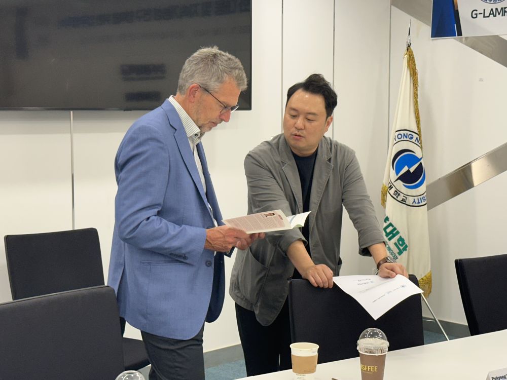 그림입니다.  원본 그림의 이름: CLP00001f340004.bmp  원본 그림의 크기: 가로 4032pixel, 세로 3024pixel