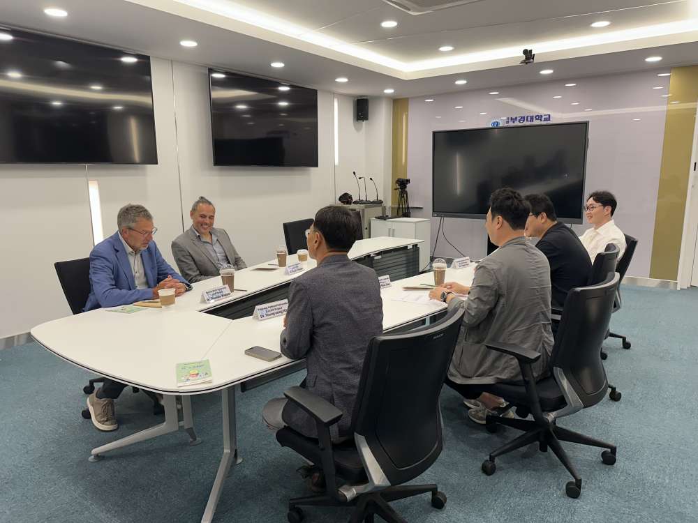 그림입니다.  원본 그림의 이름: CLP00001f340006.bmp  원본 그림의 크기: 가로 4032pixel, 세로 3024pixel