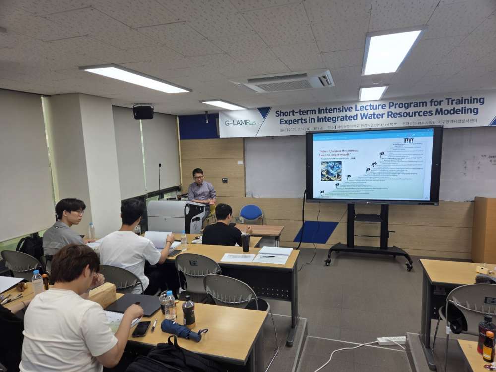 그림입니다.  원본 그림의 이름: KakaoTalk_20250721_162233204.jpg  원본 그림의 크기: 가로 1400pixel, 세로 1050pixel