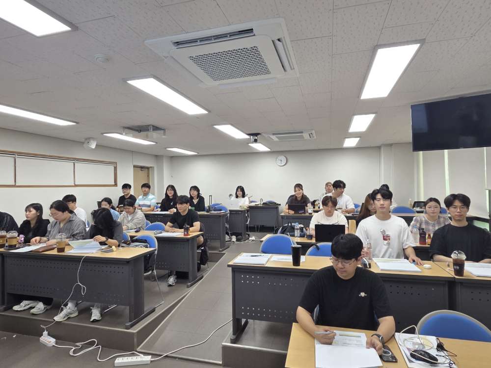 그림입니다.  원본 그림의 이름: KakaoTalk_20250721_162233204_06.jpg  원본 그림의 크기: 가로 1400pixel, 세로 1050pixel