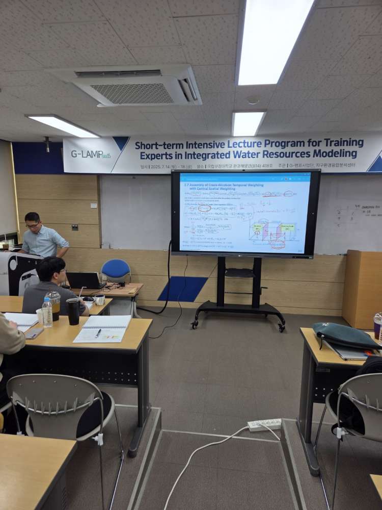 그림입니다.  원본 그림의 이름: KakaoTalk_20250721_162233204_09.jpg  원본 그림의 크기: 가로 1050pixel, 세로 1400pixel