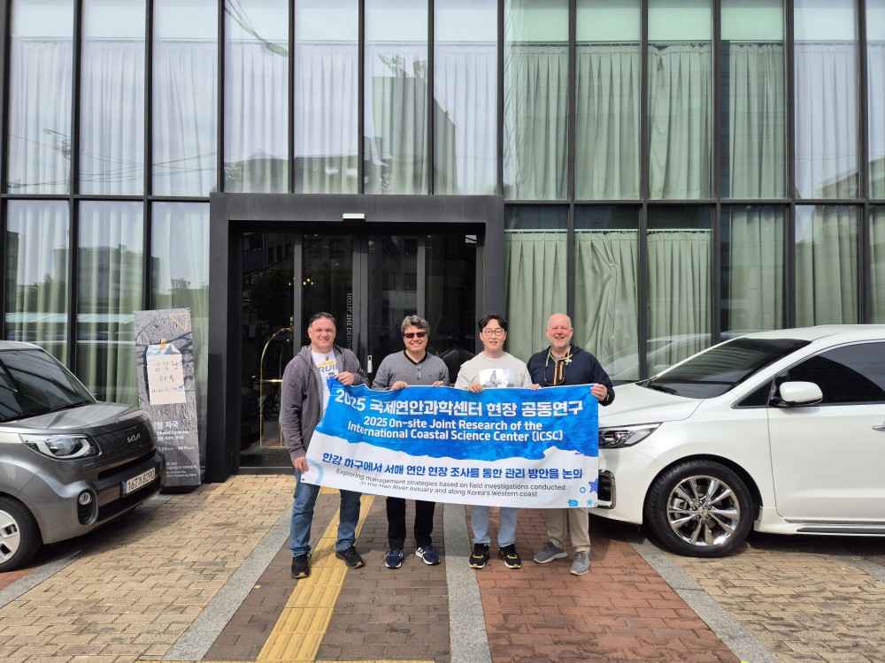 그림입니다.  원본 그림의 이름: KakaoTalk_20250507_113524895_06.jpg  원본 그림의 크기: 가로 1000pixel, 세로 750pixel