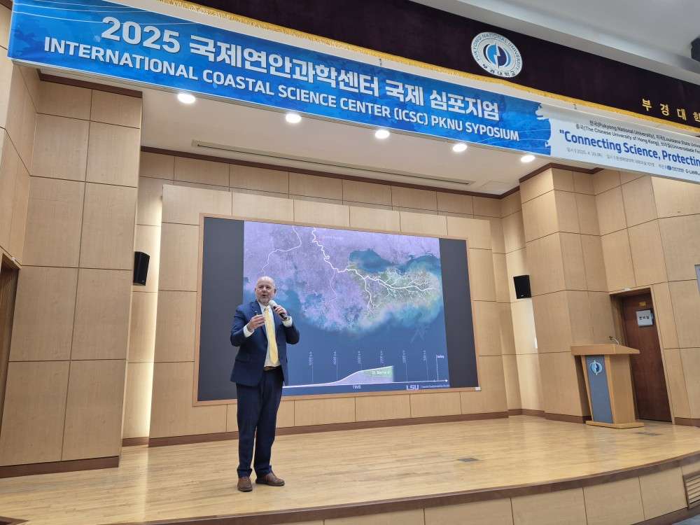 그림입니다.  원본 그림의 이름: KakaoTalk_20250507_113521925_19.jpg  원본 그림의 크기: 가로 1000pixel, 세로 750pixel