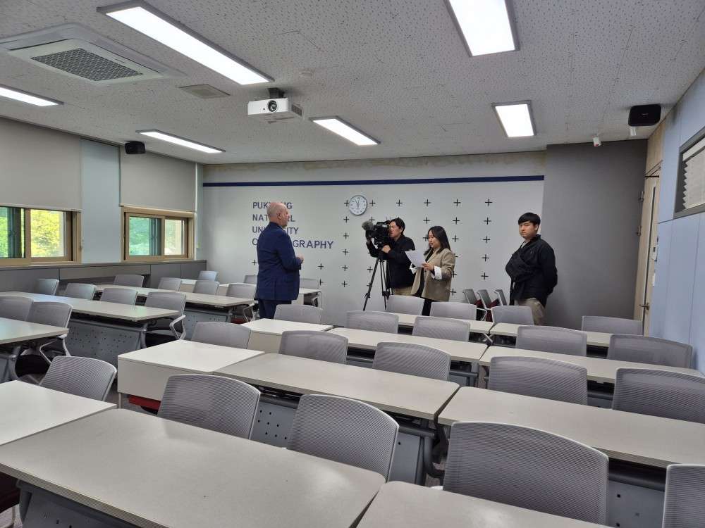 그림입니다.  원본 그림의 이름: KakaoTalk_20250507_113521925_21.jpg  원본 그림의 크기: 가로 1000pixel, 세로 750pixel