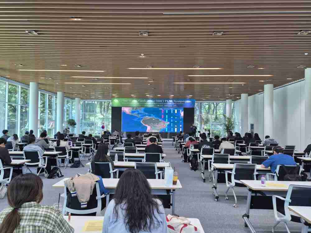 그림입니다.  원본 그림의 이름: KakaoTalk_20250507_113521925_08.jpg  원본 그림의 크기: 가로 1000pixel, 세로 750pixel