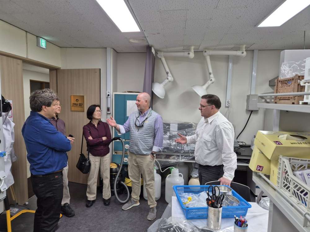 그림입니다.  원본 그림의 이름: KakaoTalk_20250507_113521925_29.jpg  원본 그림의 크기: 가로 1000pixel, 세로 750pixel