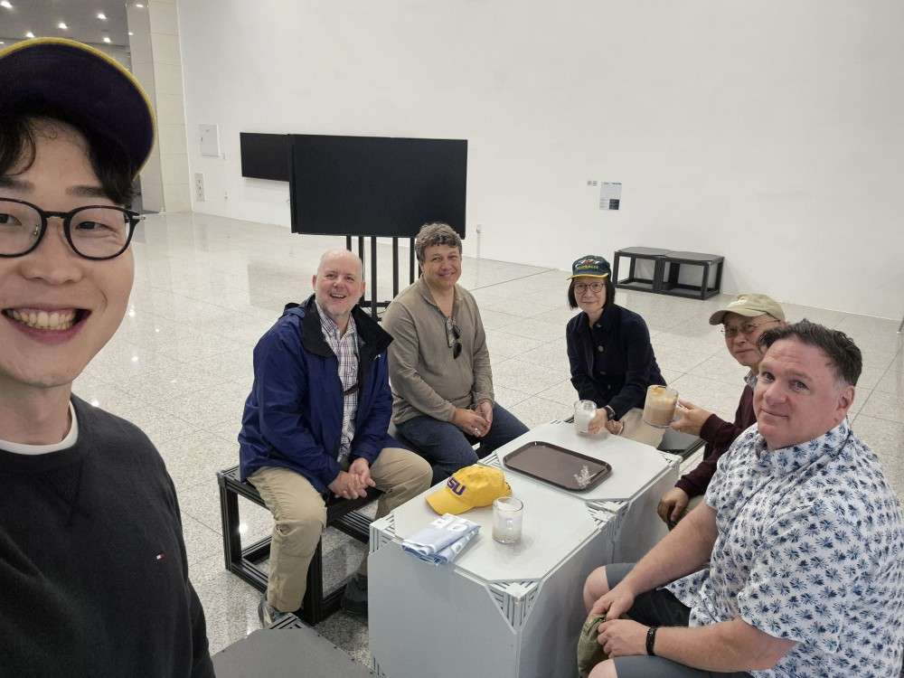 그림입니다.  원본 그림의 이름: KakaoTalk_20250507_162134848.jpg  원본 그림의 크기: 가로 1000pixel, 세로 750pixel