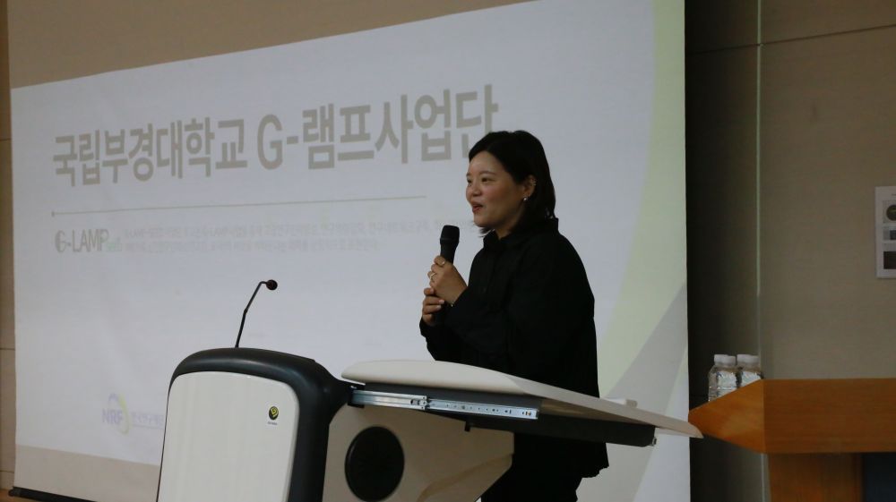 그림입니다.  원본 그림의 이름: IMG_8017.JPG  원본 그림의 크기: 가로 5472pixel, 세로 3072pixel  사진 찍은 날짜: 2025년 08월 20일 오후 2:55  카메라 제조 업체 : Canon  카메라 모델 : Canon EOS 6D  F-스톱 : 11.0  노출 시간 : 1/500초  ISO 감도 : 10000  색 대표 : sRGB  노출 모드 : 자동  프로그램 노출 : 자동 제어 모드  측광 모드 : 스팟 측광  플래시 모드 