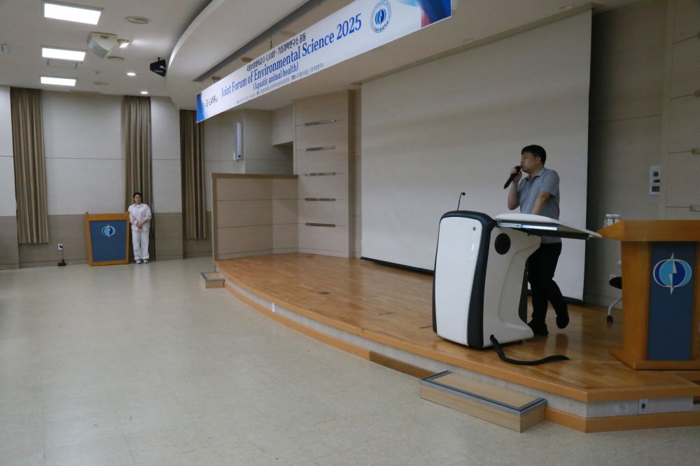 그림입니다.  원본 그림의 이름: IMG_8020.JPG  원본 그림의 크기: 가로 5472pixel, 세로 3648pixel  사진 찍은 날짜: 2025년 08월 20일 오후 3:03  카메라 제조 업체 : Canon  카메라 모델 : Canon EOS 6D  F-스톱 : 13.0  노출 시간 : 1/320초  ISO 감도 : 10000  색 대표 : sRGB  노출 모드 : 자동  프로그램 노출 : 자동 제어 모드  측광 모드 : 스팟 측광  플래시 모드 