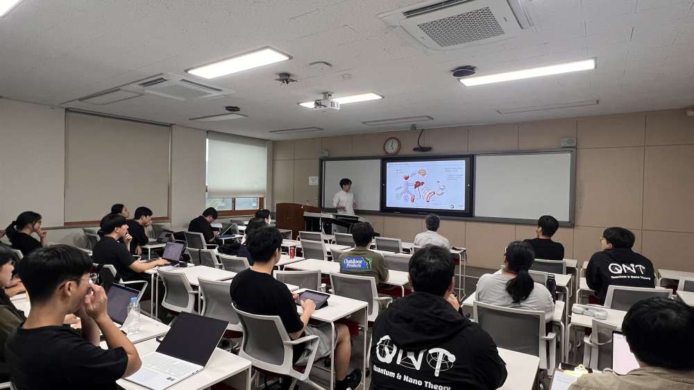 그림입니다.  원본 그림의 이름: KakaoTalk_20250926_102100606_02.jpg  원본 그림의 크기: 가로 4032pixel, 세로 2268pixel  사진 찍은 날짜: 2025년 09월 25일 오후 5:01  카메라 제조 업체 : Apple  카메라 모델 : iPhone 13 Pro Max  프로그램 이름 : 26.0  F-스톱 : 1.8  노출 시간 : 1/120초  ISO 감도 : 125  노출 모드 : 자동  35mm 초점 거리 : 1