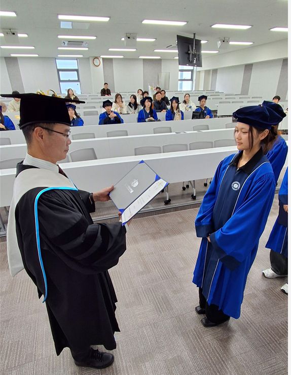 그림입니다.  원본 그림의 이름: CLP000018a00003.bmp  원본 그림의 크기: 가로 574pixel, 세로 738pixel