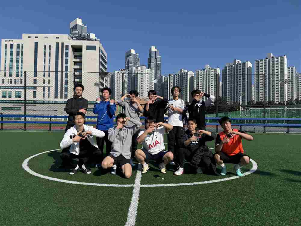 그림입니다.  원본 그림의 이름: 뉴브로_1.jpg  원본 그림의 크기: 가로 5712pixel, 세로 4284pixel  사진 찍은 날짜: 2026년 03월 07일 오후 3:07  카메라 제조 업체 : Apple  카메라 모델 : iPhone 15 Pro  프로그램 이름 : 18.6.2  F-스톱 : 1.8  노출 시간 : 1/5814초  ISO 감도 : 80  노출 모드 : 자동  35mm 초점 거리 : 24  프로그램 노출 : 자동 제어 모드  측광 모드