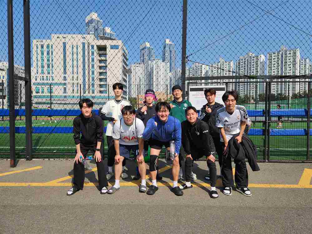 그림입니다.  원본 그림의 이름: 뉴브로2.jpg  원본 그림의 크기: 가로 4000pixel, 세로 3000pixel  사진 찍은 날짜: 2026년 03월 29일 오후 3:04  카메라 제조 업체 : samsung  카메라 모델 : SM-S906N  F-스톱 : 1.8  노출 시간 : 5/10000초  ISO 감도 : 20  측광 모드 : 가운데 중점 평균 측광