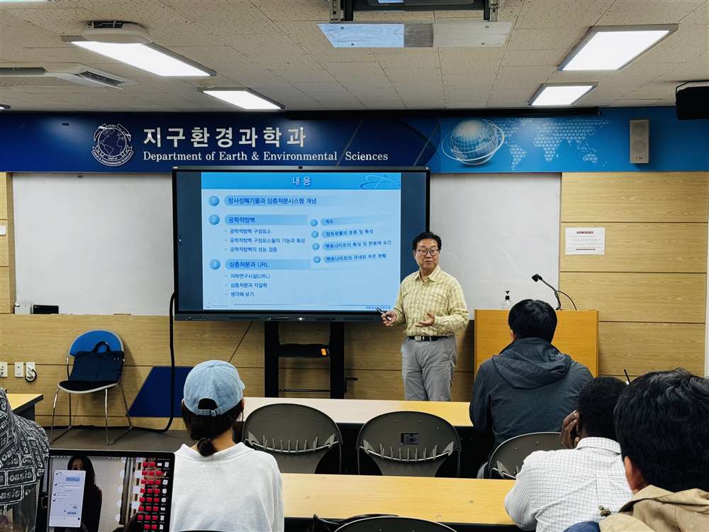 그림입니다.원본 그림의 이름: KakaoTalk_20251024_105622748_04.jpg원본 그림의 크기: 가로 4032pixel, 세로 3024pixel색 대표 : sRGBEXIF 버전 : 0221
