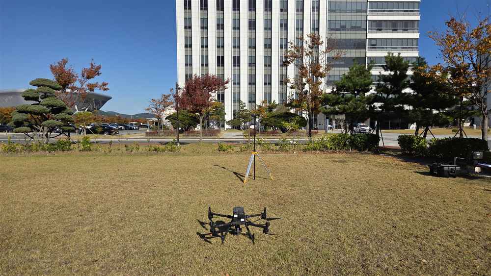 그림입니다.원본 그림의 이름: KakaoTalk_20251110_154726265.jpg원본 그림의 크기: 가로 4000pixel, 세로 2252pixel사진 찍은 날짜: 2025년 11월 10일 오후 2:35카메라 제조 업체 : samsung카메라 모델 : Galaxy S25+프로그램 이름 : S936NKSS5AYG6F-스톱 : 1.8노출 시간 : 126723/1000000000초ISO 감도 : 65600노출 모드 : 자동