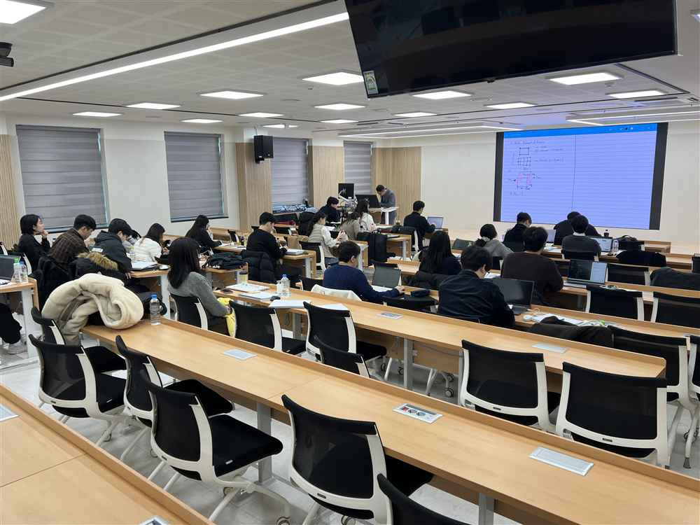 그림입니다.원본 그림의 이름: KakaoTalk_20260130_093722235_08.jpg원본 그림의 크기: 가로 4032pixel, 세로 3024pixel사진 찍은 날짜: 2026년 01월 27일 오후 9:44카메라 제조 업체 : Apple카메라 모델 : iPhone 13 Pro프로그램 이름 : 26.2F-스톱 : 1.5노출 시간 : 1/120초ISO 감도 : 32노출 모드 : 자동35mm 초점 거리 : 28프로