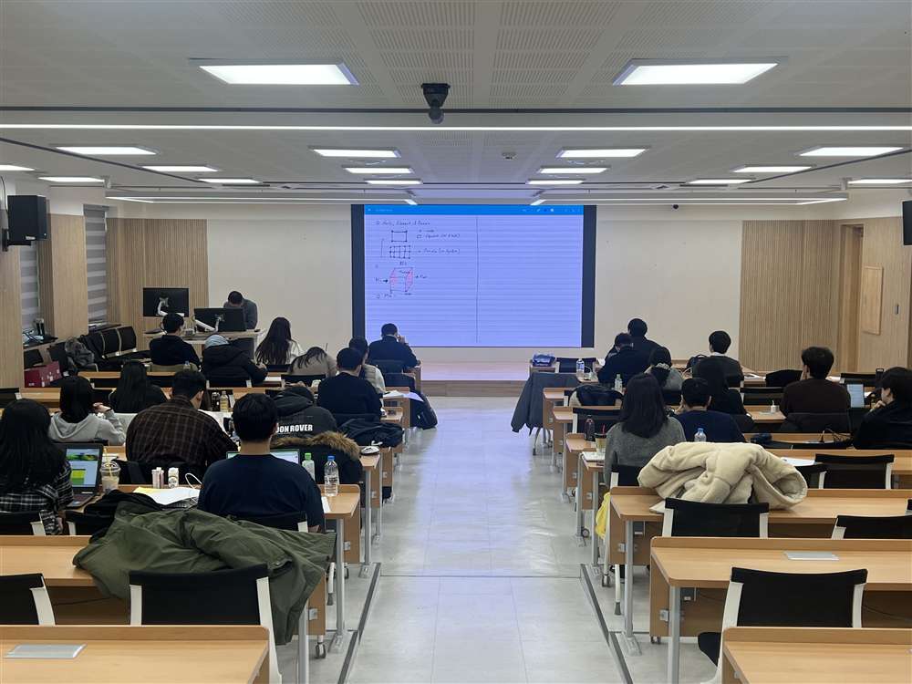 그림입니다.원본 그림의 이름: KakaoTalk_20260130_093722235_07.jpg원본 그림의 크기: 가로 4032pixel, 세로 3024pixel사진 찍은 날짜: 2026년 01월 27일 오후 9:43카메라 제조 업체 : Apple카메라 모델 : iPhone 13 Pro프로그램 이름 : 26.2F-스톱 : 1.5노출 시간 : 1/238초ISO 감도 : 40노출 모드 : 자동35mm 초점 거리 : 41프로