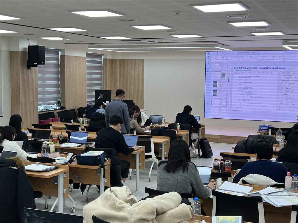 그림입니다.원본 그림의 이름: KakaoTalk_20260130_093722235_16.jpg원본 그림의 크기: 가로 4032pixel, 세로 3024pixel사진 찍은 날짜: 2026년 01월 27일 오후 2:14카메라 제조 업체 : Apple카메라 모델 : iPhone 13 Pro프로그램 이름 : 26.2F-스톱 : 1.5노출 시간 : 1/180초ISO 감도 : 40노출 모드 : 자동35mm 초점 거리 : 52프로