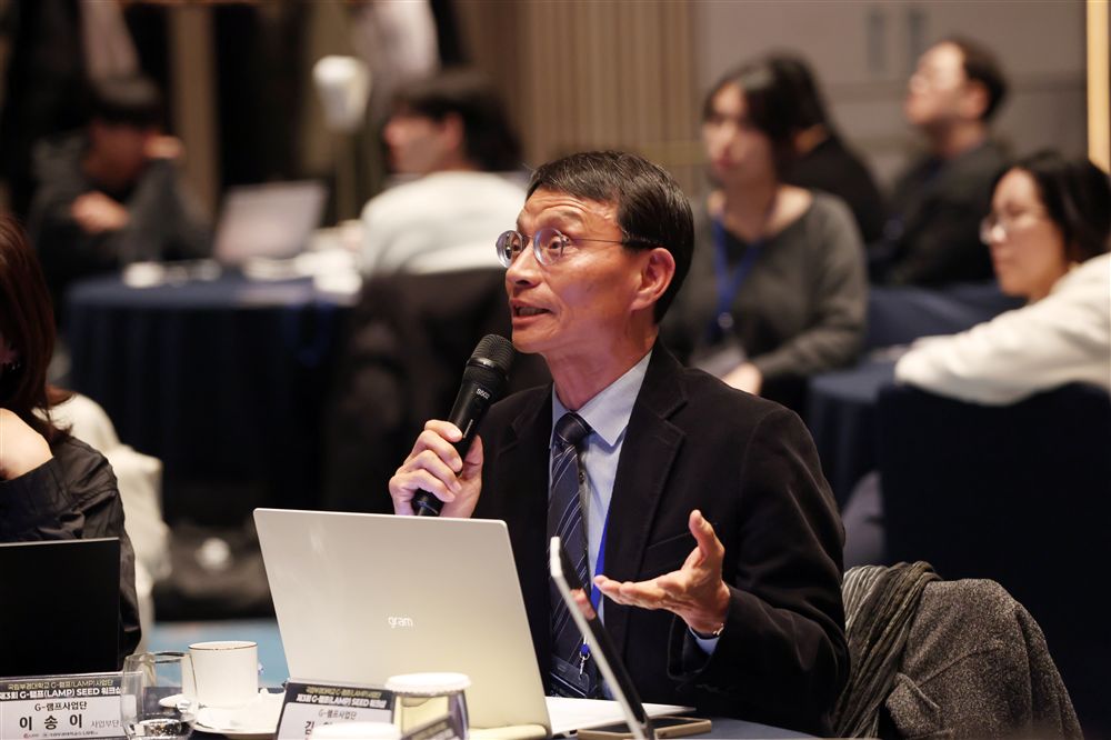 그림입니다.원본 그림의 이름: KakaoTalk_20260210_191453991_17.jpg원본 그림의 크기: 가로 6000pixel, 세로 4000pixel사진 찍은 날짜: 2026년 02월 10일 오후 6:55카메라 제조 업체 : Canon카메라 모델 : Canon EOS R5m2프로그램 이름 : Adobe Photoshop 21.1 (Windows)F-스톱 : 4.5노출 시간 : 1/160초ISO 감도 : 4000색 