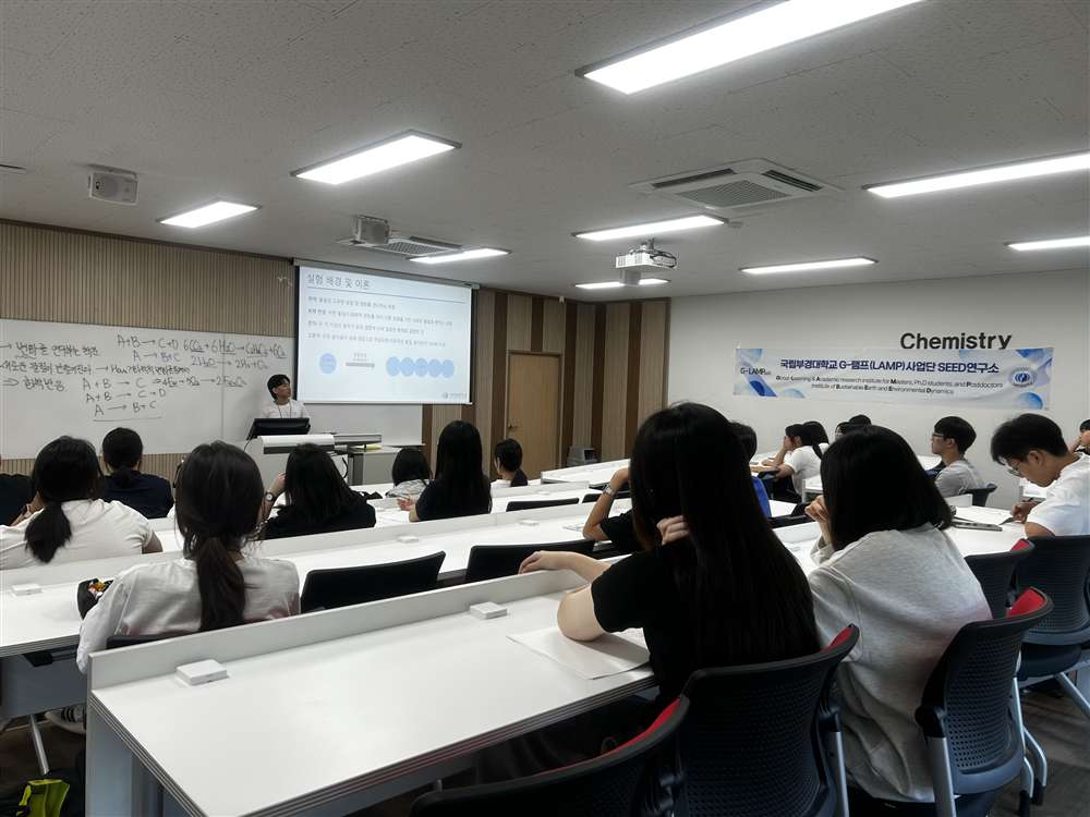 그림입니다.원본 그림의 이름: KakaoTalk_20260727_100307831_05.jpg원본 그림의 크기: 가로 4032pixel, 세로 3024pixel사진 찍은 날짜: 2026년 07월 23일 오후 2:27카메라 제조 업체 : Apple카메라 모델 : iPhone 14프로그램 이름 : 26.5F-스톱 : 1.5노출 시간 : 1/120초ISO 감도 : 40노출 모드 : 자동35mm 초점 거리 : 26프로그램 노